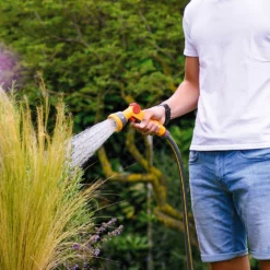 Hozelock Broes Multi Spray Gun -Bijzondere Tuin Verkoop 2669 Lifestyle with 2185