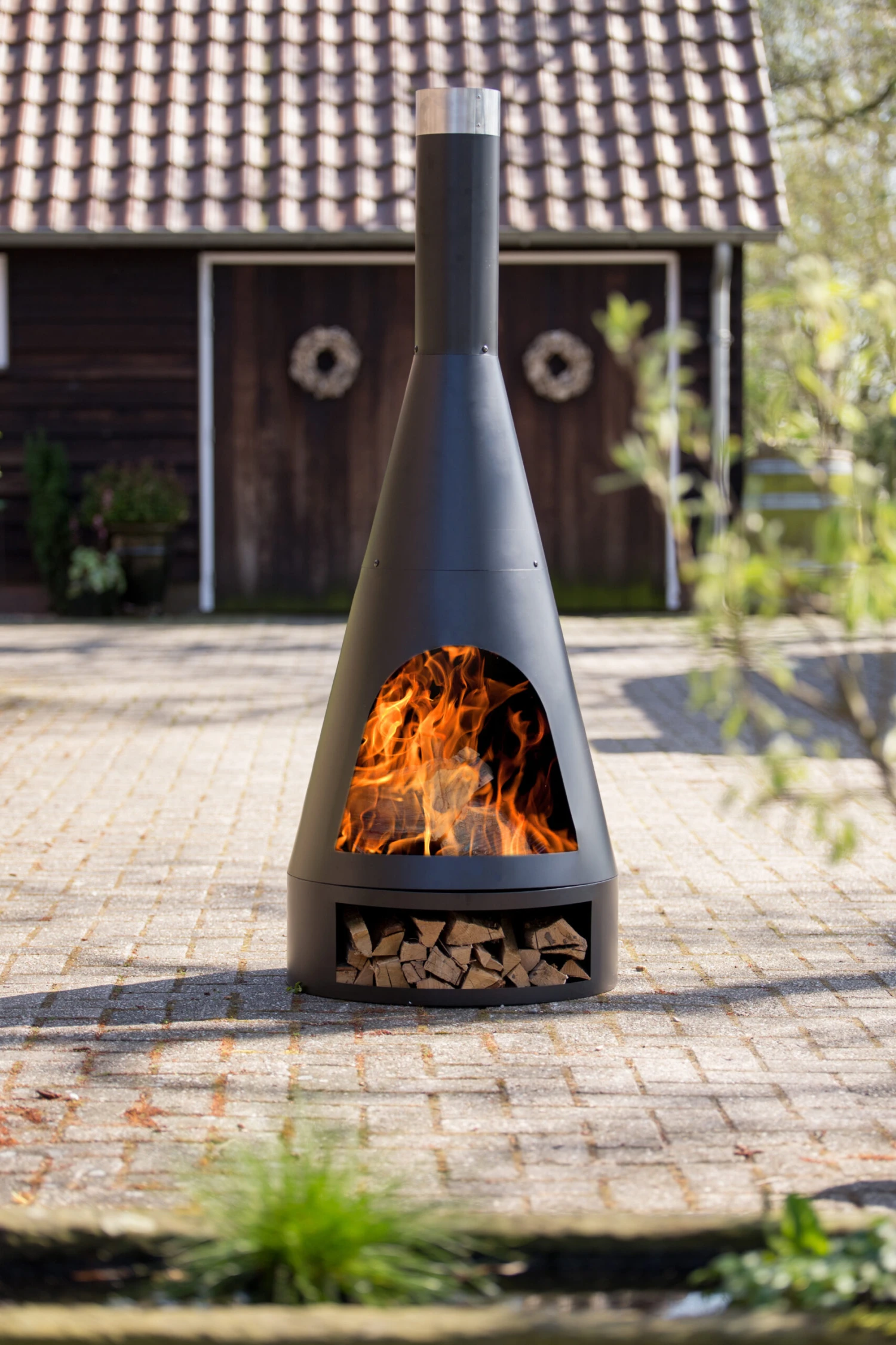 RedFire Terrashaard Fireplace Kingston Medium Met Houtopslag 1 RedFire Terrashaard Fireplace Kingston Medium Met Houtopslag