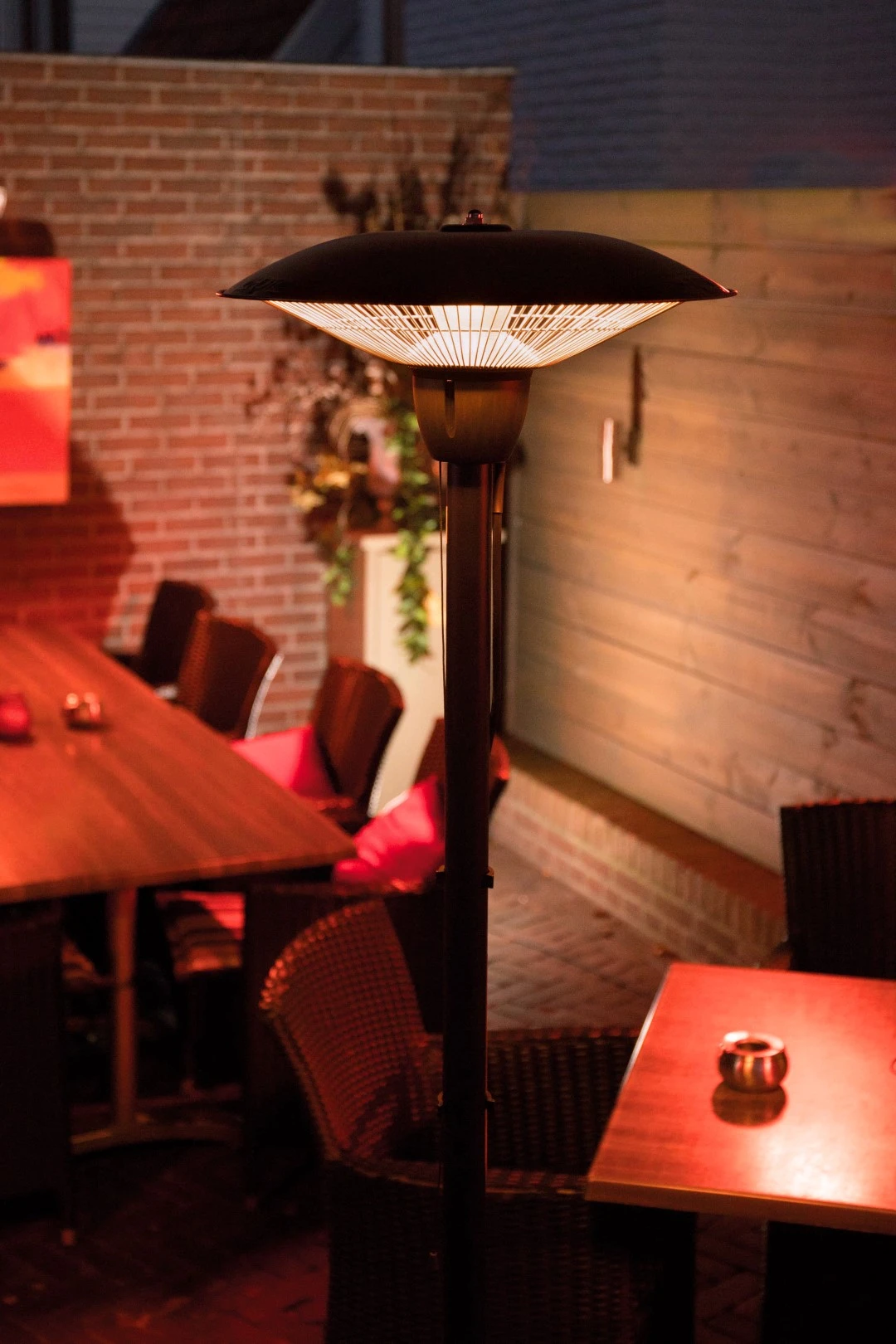 Sunred Terrasverwarmer Heater Barcelona Standing 1500 3 Sunred Terrasverwarmer Heater Barcelona Standing 1500 - Afbeelding 3