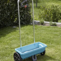 Gardena Strooiwagen L 27 Gardena Strooiwagen L -Bijzondere Tuin Verkoop GA320 0489 scaled