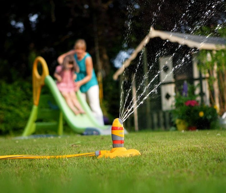 Hozelock Cirkelsproeier 2 In 1 Pro Op Slede Voor Maximaal 314 M² 2 Hozelock Cirkelsproeier 2 In 1 Pro Op Slede Voor Maximaal 314 M² - Afbeelding 2