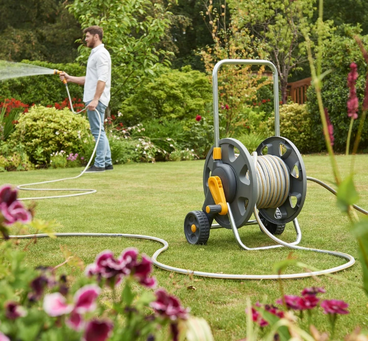 Hozelock Slangenwagen Incl. 30 Mtr Slang, Startset En Tuinspuit 3 Hozelock Slangenwagen Incl. 30 Mtr Slang, Startset En Tuinspuit - Afbeelding 3