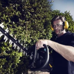 McCulloch Benzine Heggenschaar SuperLite 4528 9 McCulloch Benzine Heggenschaar SuperLite 4528 -Bijzondere Tuin Verkoop b4fb3a02254fd7a7a5bcf4cd84bb3a28