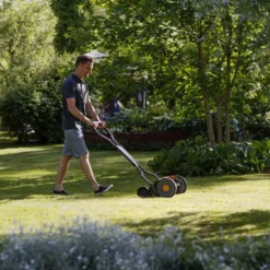 Fiskars Grasmaaier StaySharp Plus - 122 Cm 11 Fiskars Grasmaaier StaySharp Plus - 122 Cm -Bijzondere Tuin Verkoop fiskars staysharp plus handmaaier205