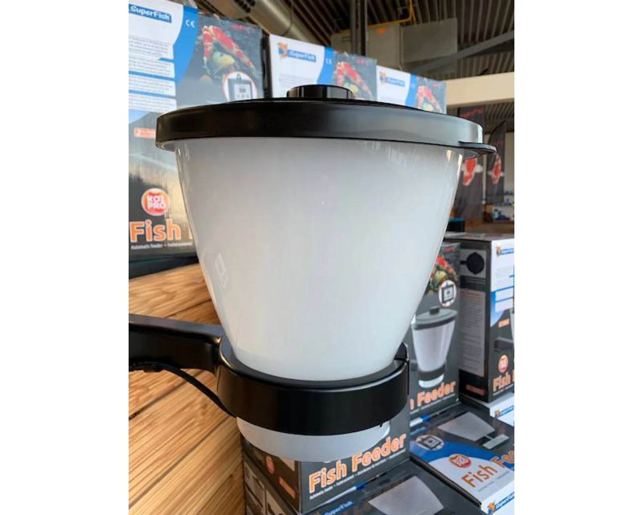 Superfish Voerautomaat Koi-Pro Fish Feeder 4 Superfish Voerautomaat Koi-Pro Fish Feeder - Afbeelding 4