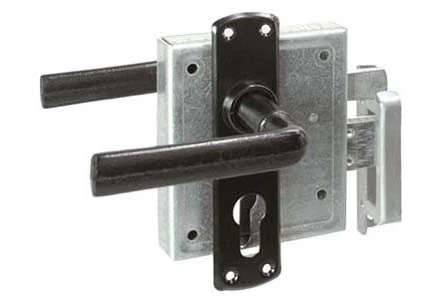 Poortslot Met Gietijzeren Beslag 1 Poortslot Met Gietijzeren Beslag